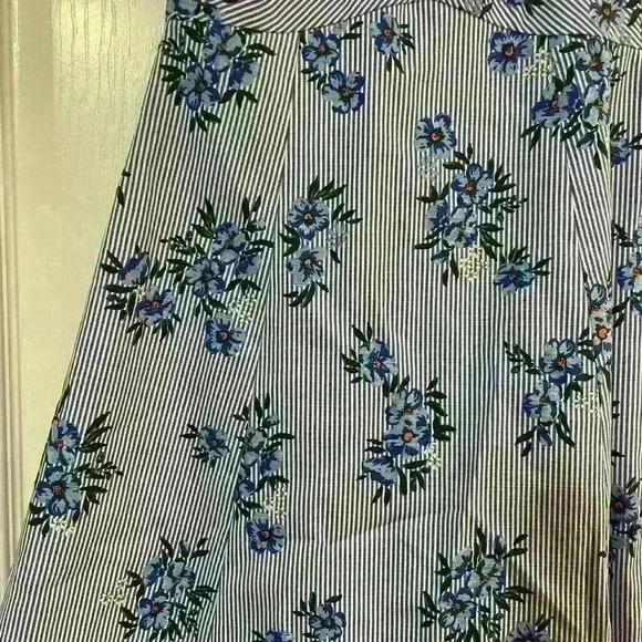 GUESS woman’s mini dress size 6 - Picture 4 of 5